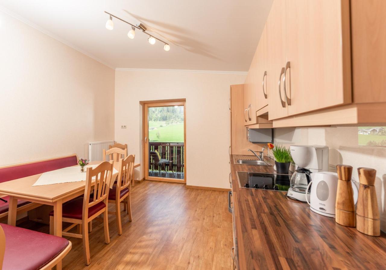 Starchlhof 3*