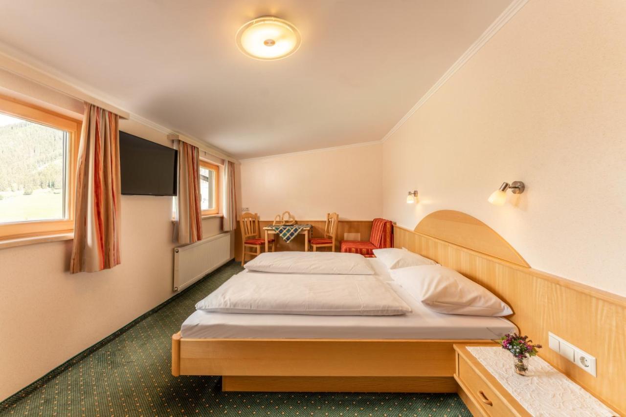 Starchlhof 3*